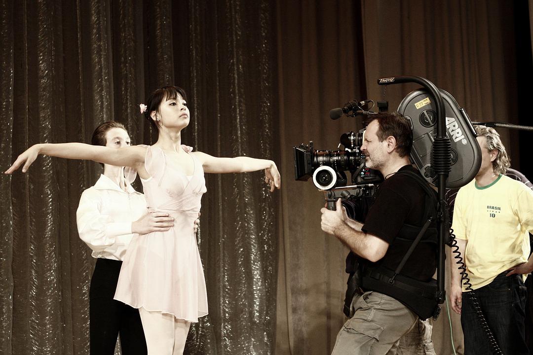 《跳芭蕾舞的男孩》剧照第27张图片 《跳芭蕾舞的男孩》剧照第27张图片