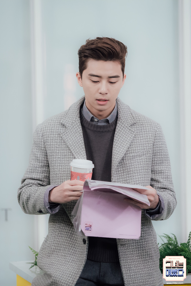 《她很漂亮》海报第43张图片 《她很漂亮》海报第43张图片