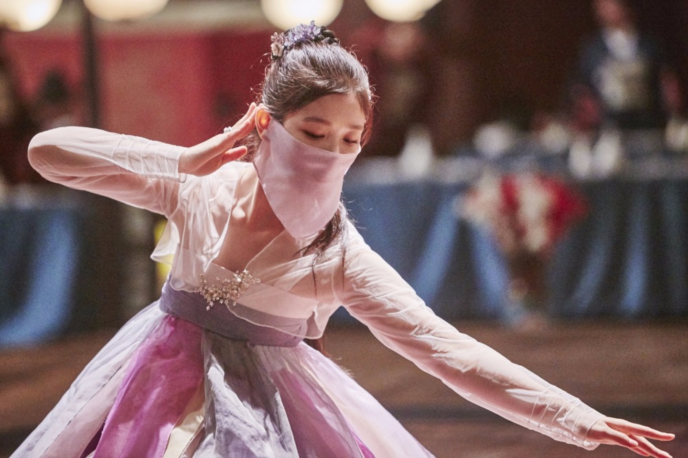 《云画的月光》剧照第24张图片 《云画的月光》剧照第24张图片