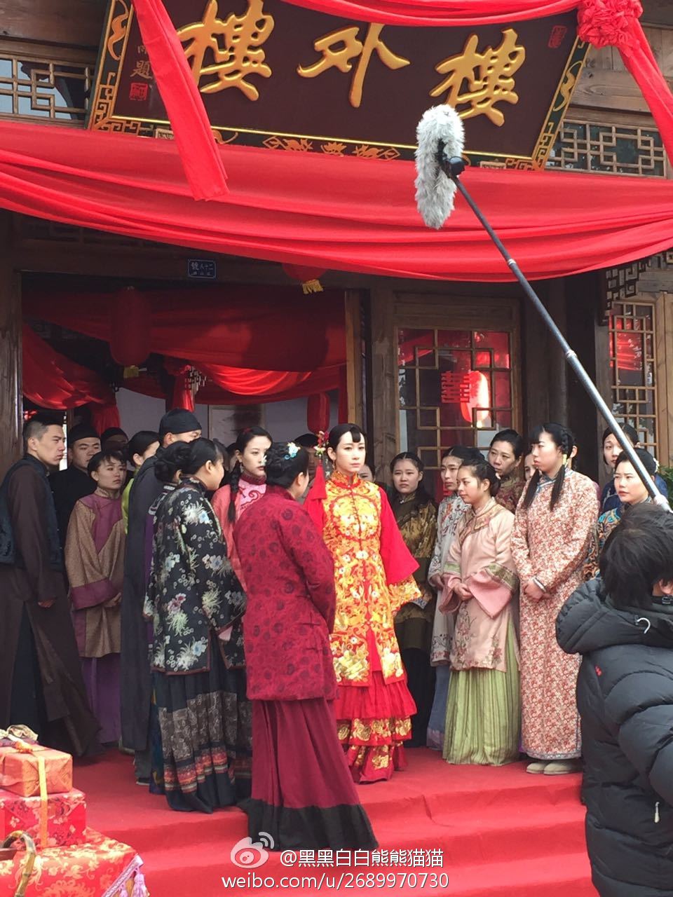 《楼外楼》剧照第24张图片 《楼外楼》剧照第24张图片