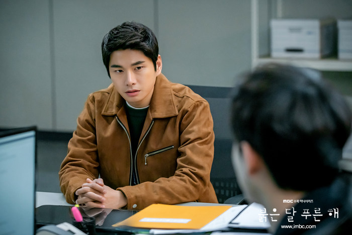 《赤月青日》海报第43张图片 《赤月青日》海报第43张图片