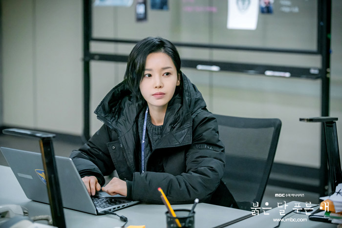 《赤月青日》海报第41张图片 《赤月青日》海报第41张图片