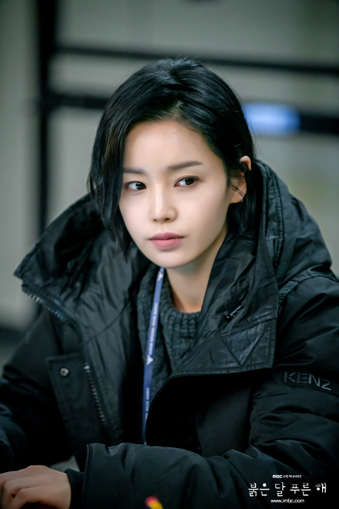 《赤月青日》海报第40张图片 《赤月青日》海报第40张图片