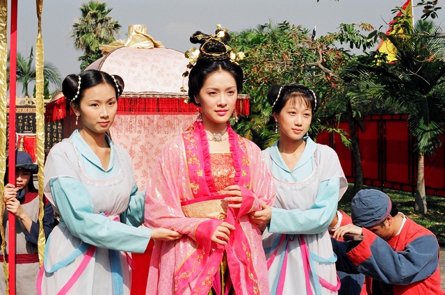 《真假东宫》海报