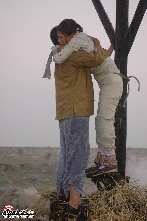 《火舞黄沙》剧照第14张图片 《火舞黄沙》剧照第14张图片