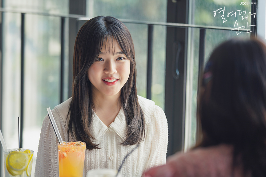 《十八岁的瞬间》海报第46张图片 《十八岁的瞬间》海报第46张图片