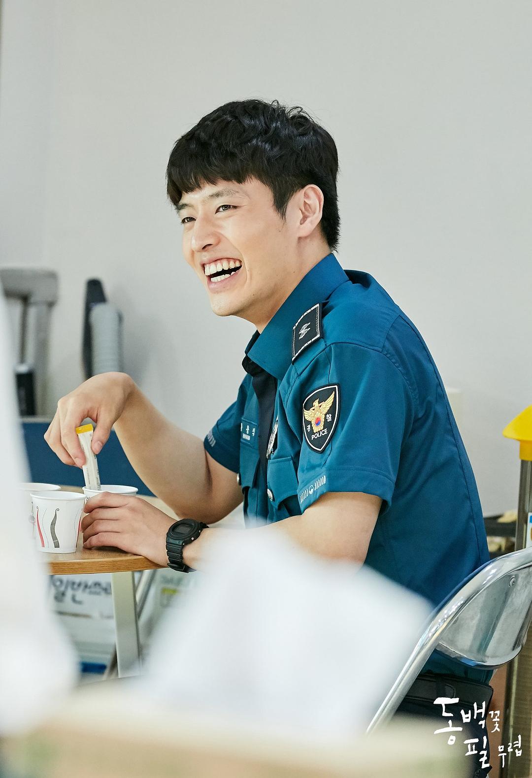 《山茶花开时》海报第24张图片 《山茶花开时》海报第24张图片