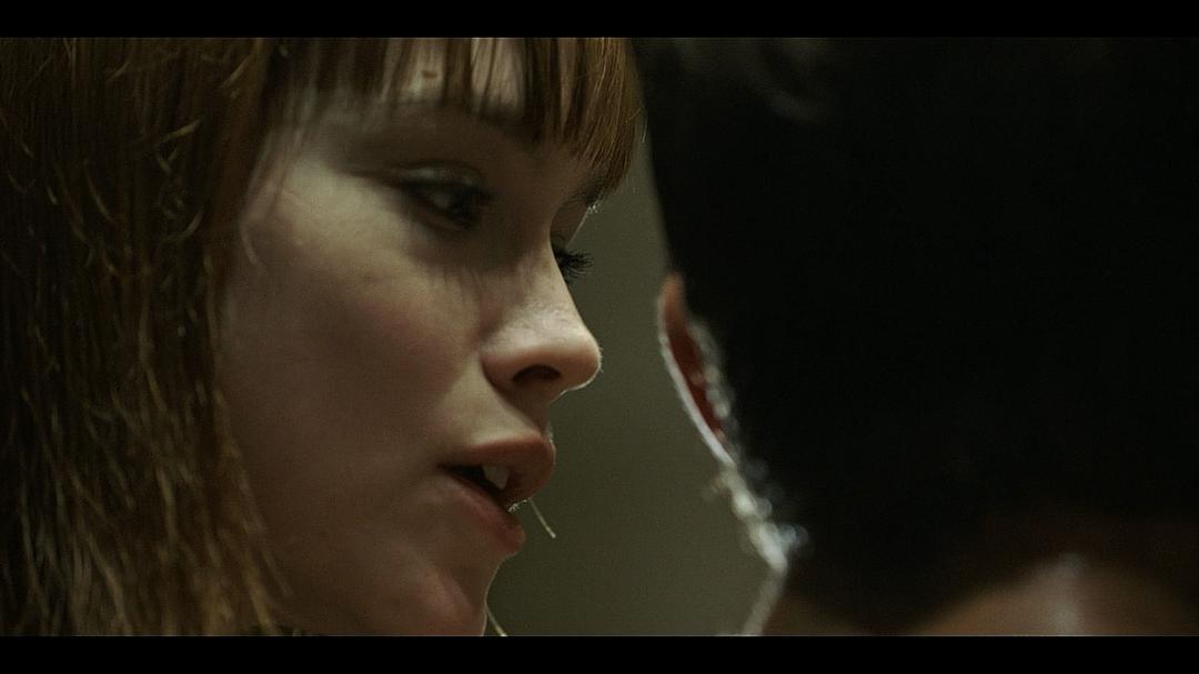 《绊脚石》海报第27张图片 《绊脚石》海报第27张图片