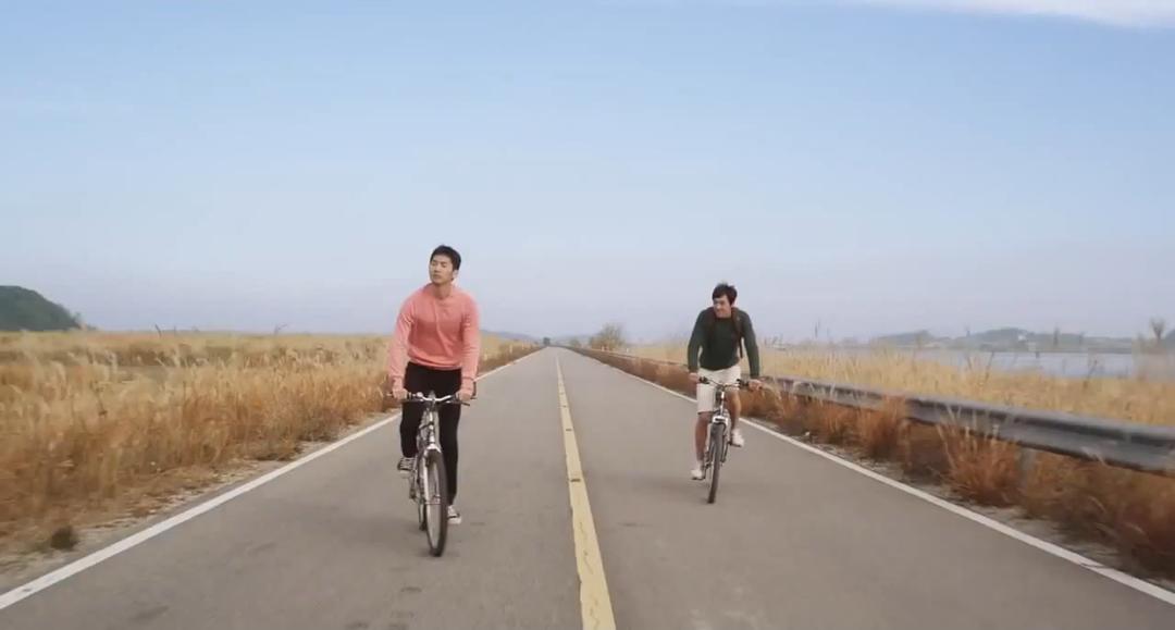 《夜间飞行》剧照第57张图片 《夜间飞行》剧照第57张图片