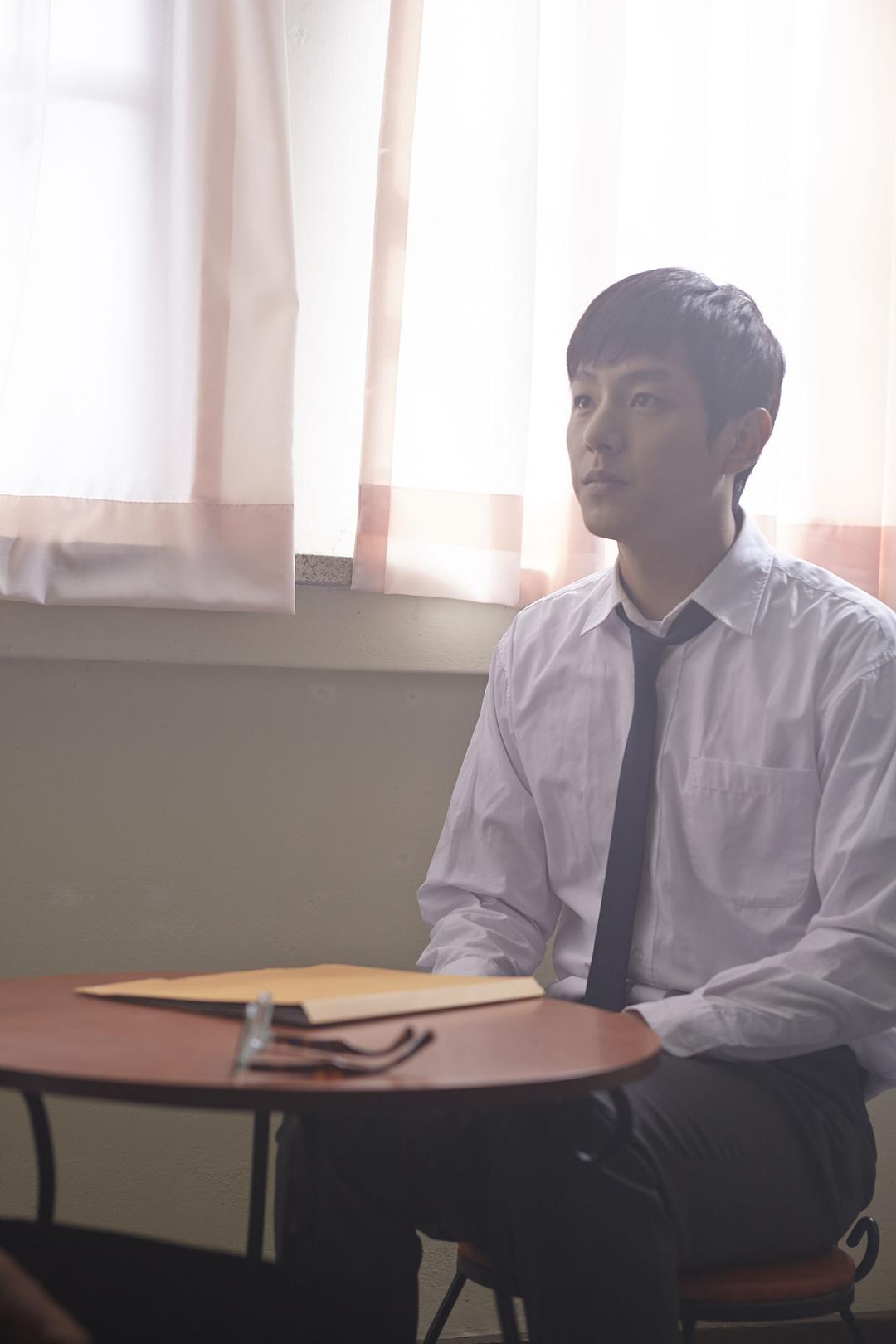 《夜间飞行》剧照第20张图片 《夜间飞行》剧照第20张图片