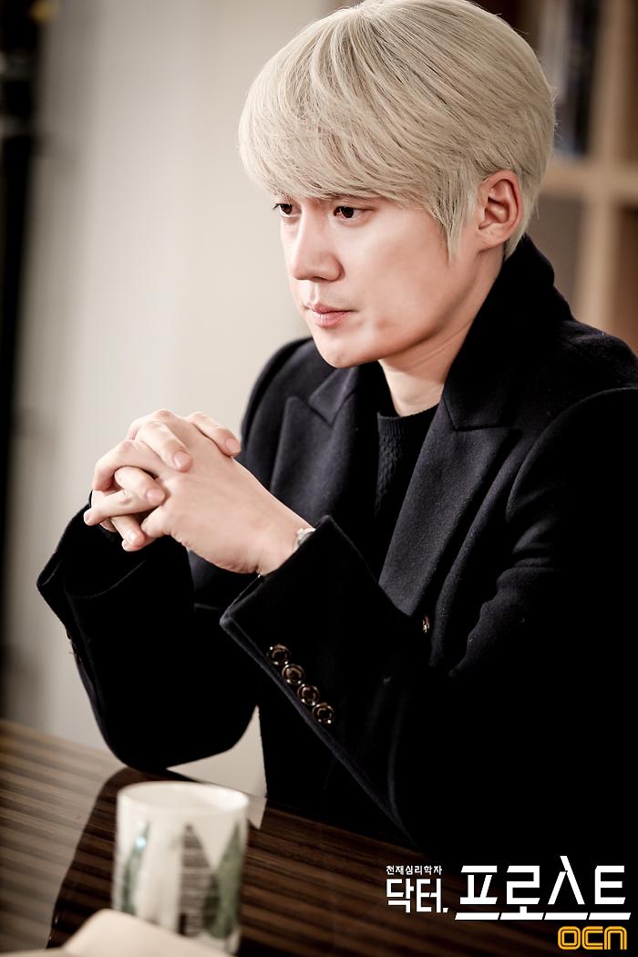 《弗罗斯特医生》剧照第48张图片 《弗罗斯特医生》剧照第48张图片