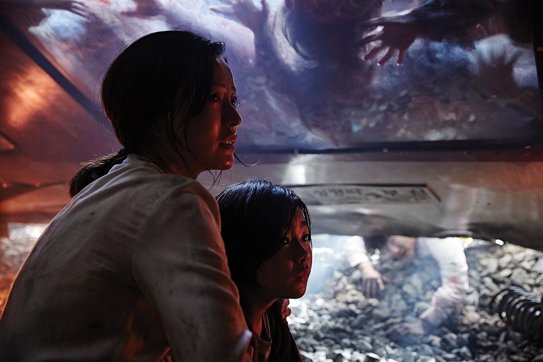 《釜山行》剧照第13张图片 《釜山行》剧照第13张图片