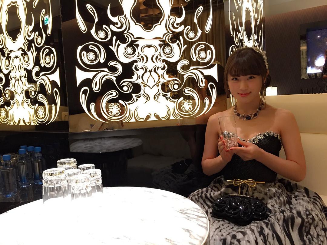 《真假陪酒学园》海报第22张图片 《真假陪酒学园》海报第22张图片