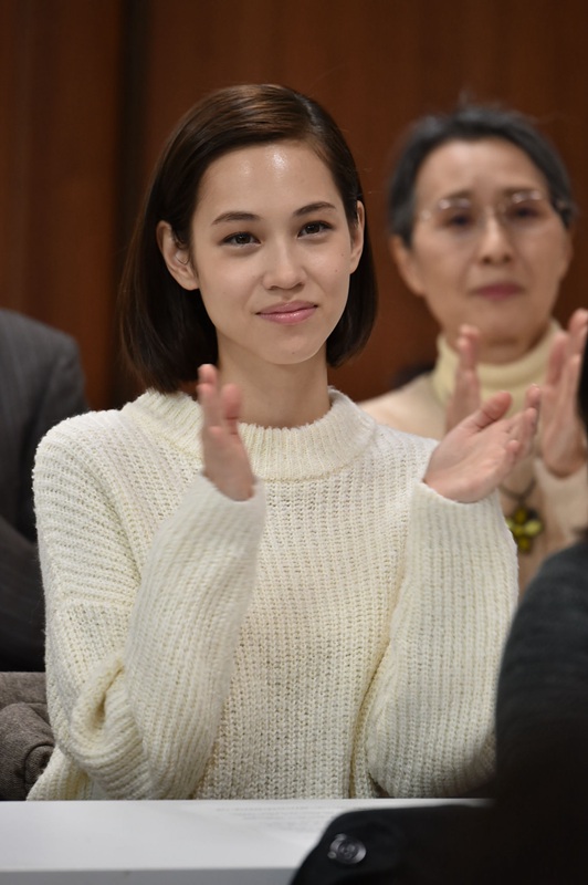 《谎言的战争》海报