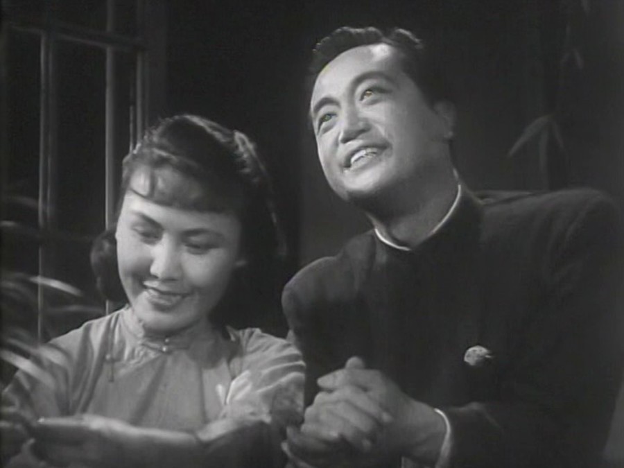 《一江春水向东流》海报第45张图片 《一江春水向东流》海报第45张图片