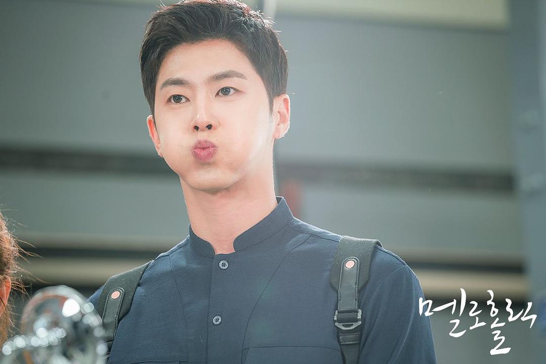 《沉迷爱情》剧照