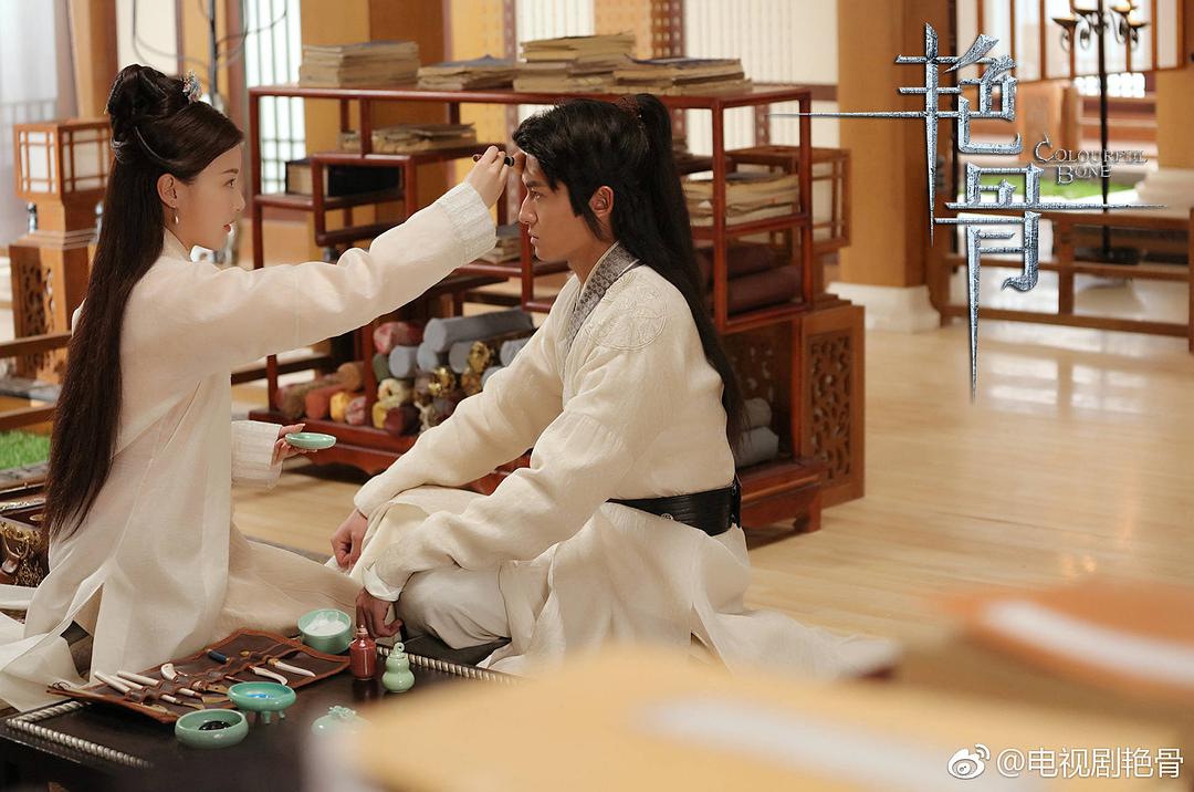 《艳骨》海报第19张图片 《艳骨》海报第19张图片