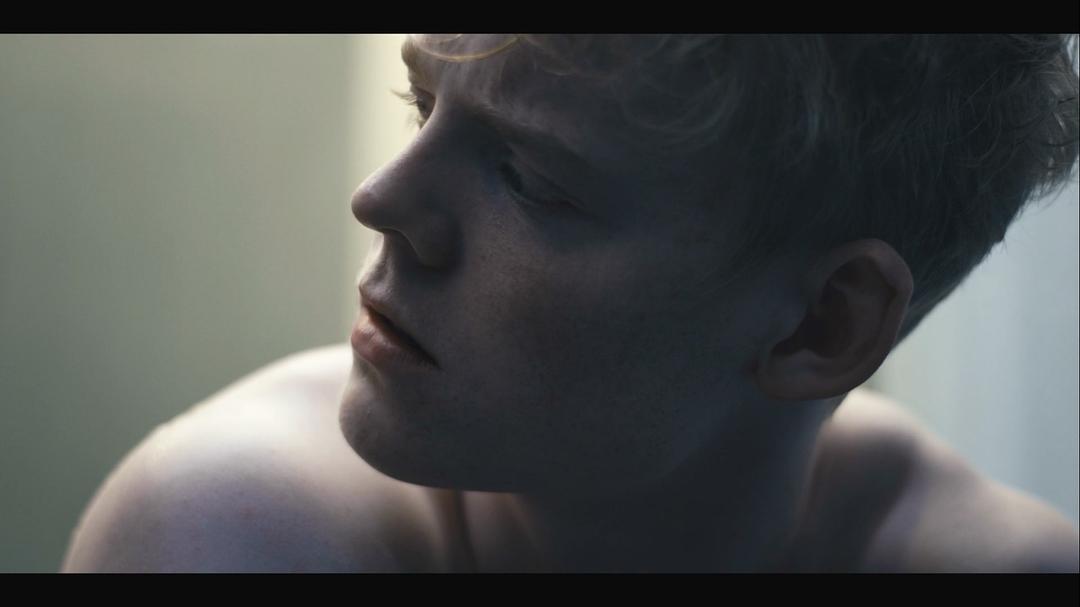 《惨雨第一季》海报第51张图片 《惨雨第一季》海报第51张图片