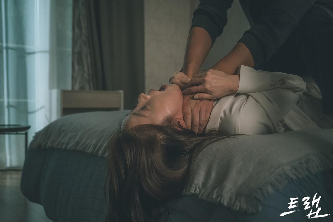 《圈套》剧照第32张图片 《圈套》剧照第32张图片