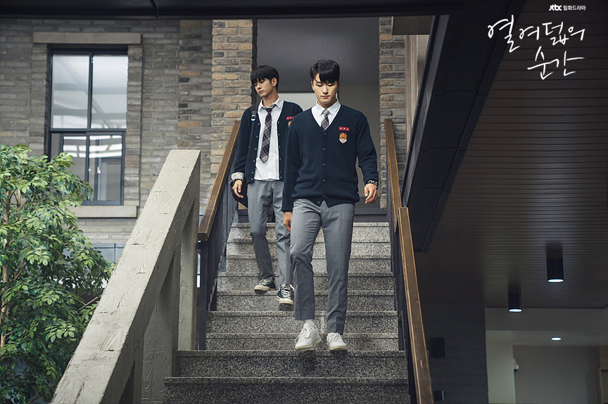 《十八岁的瞬间》海报第16张图片 《十八岁的瞬间》海报第16张图片