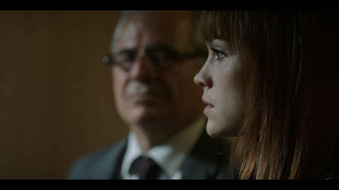 《绊脚石》海报第26张图片 《绊脚石》海报第26张图片