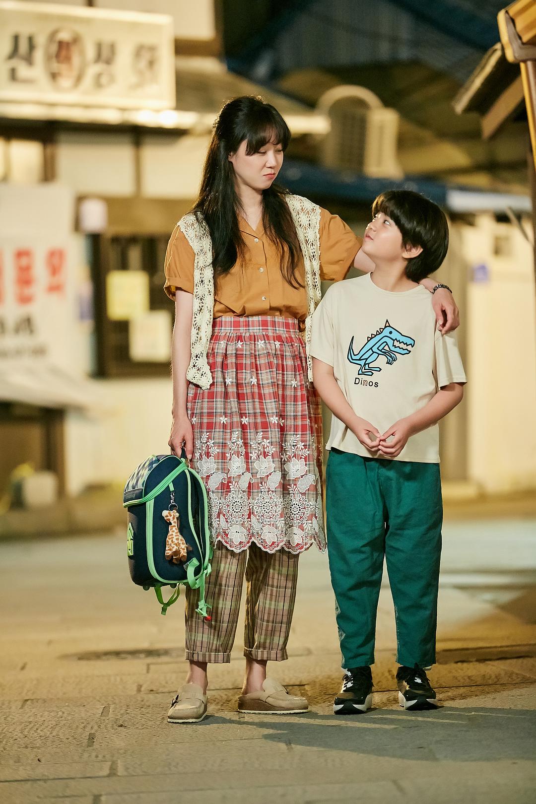 《山茶花开时》海报第29张图片 《山茶花开时》海报第29张图片