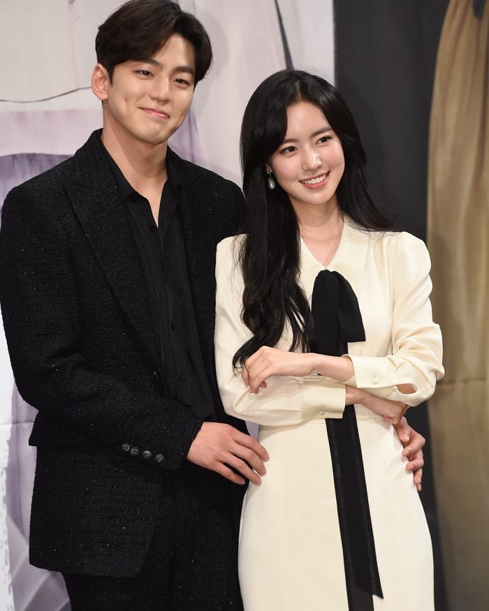 《抉择:女人们的战争》海报第11张图片 《抉择:女人们的战争》海报第11张图片