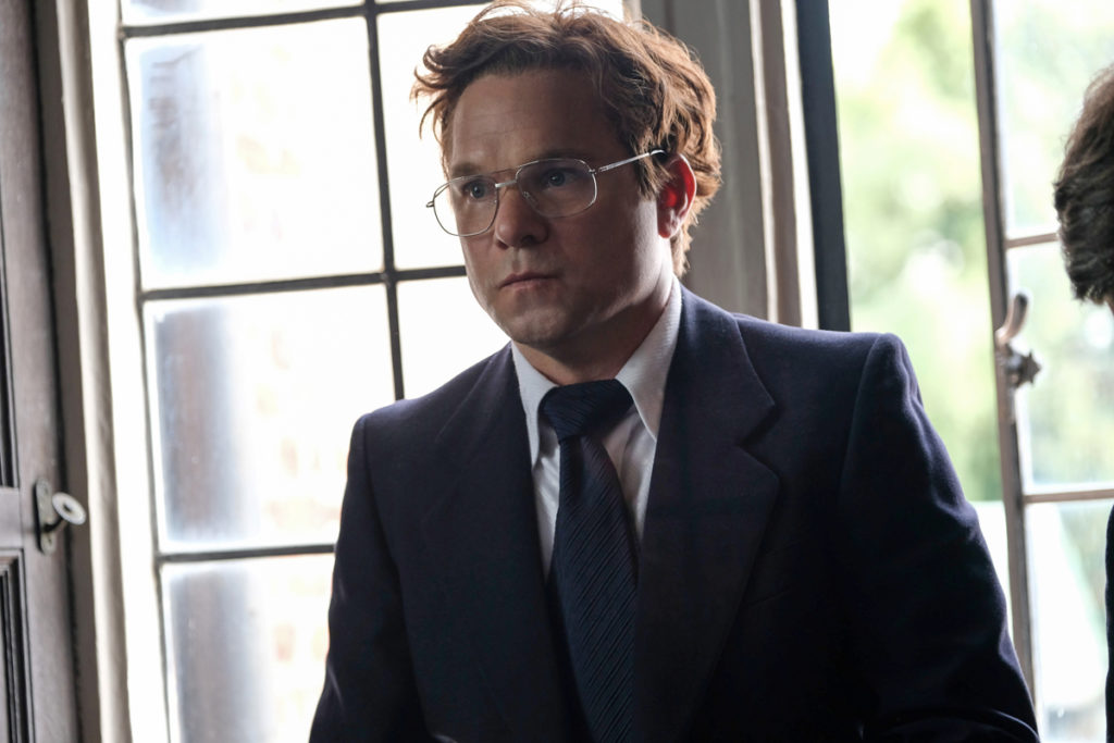 《信任》海报第39张图片 《信任》海报第39张图片