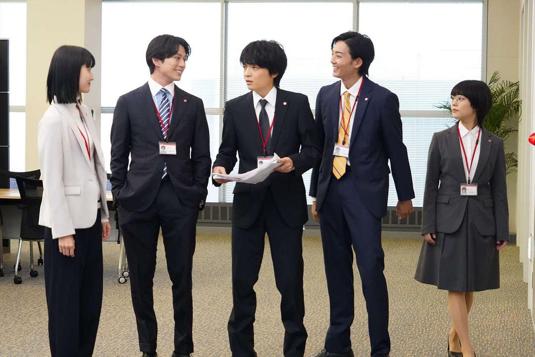 《同期的小樱》海报