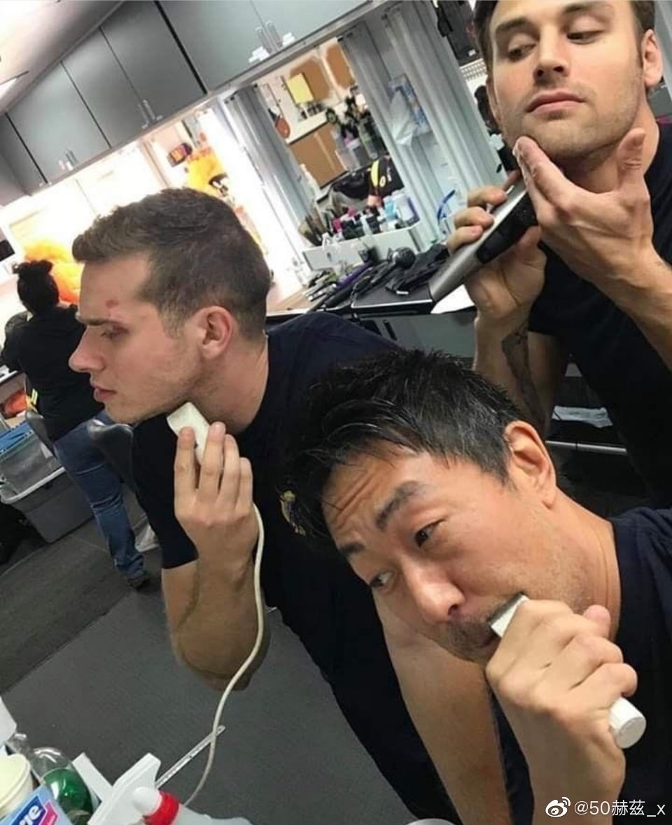 《紧急呼救第三季》海报第29张图片 《紧急呼救第三季》海报第29张图片