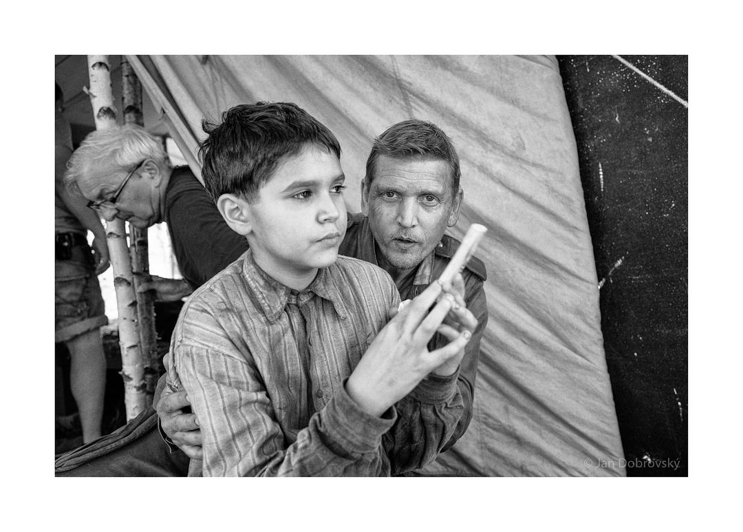 《被涂污的鸟》海报第52张图片 《被涂污的鸟》海报第52张图片