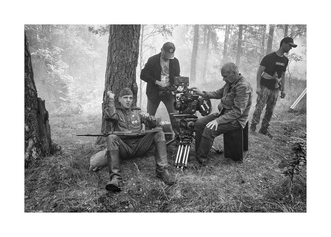 《被涂污的鸟》海报第45张图片 《被涂污的鸟》海报第45张图片