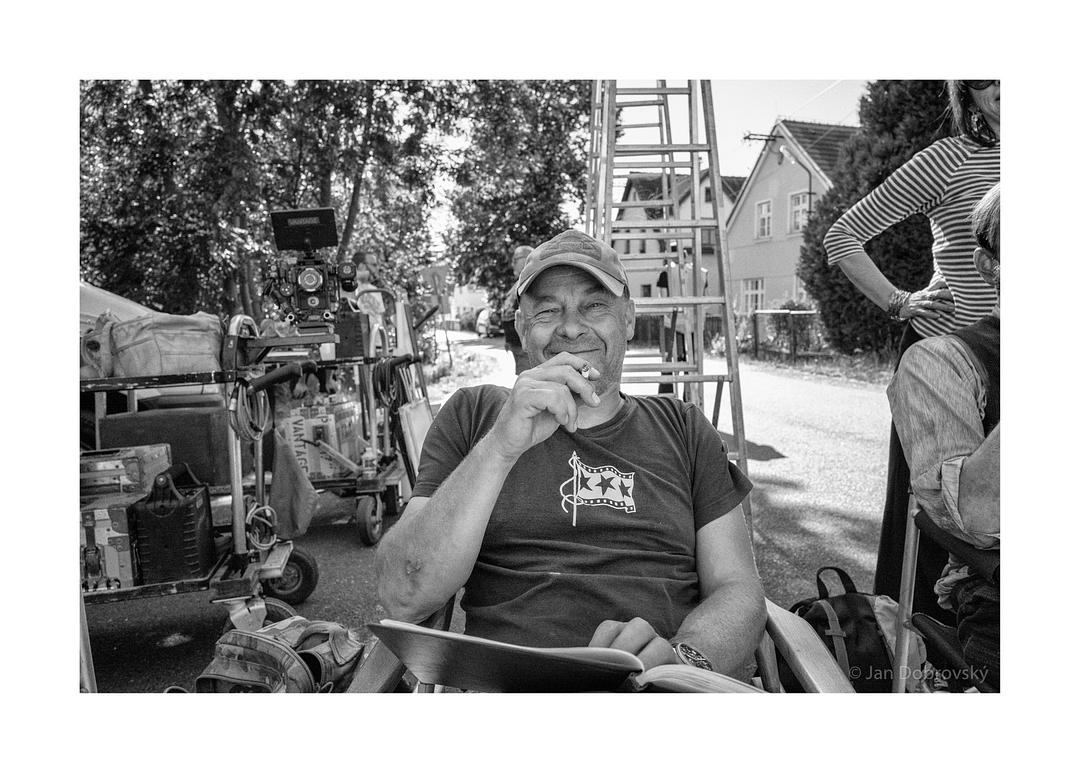 《被涂污的鸟》海报第6张图片 《被涂污的鸟》海报第6张图片